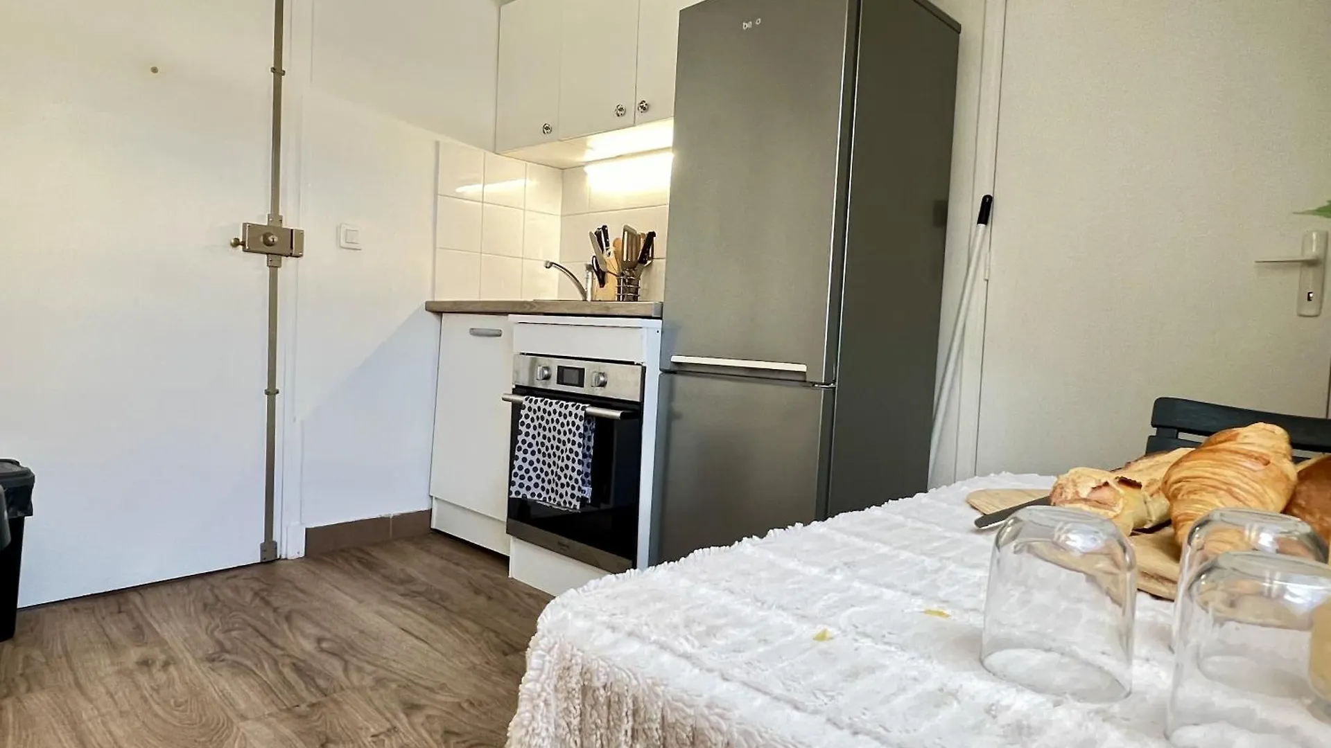 Charme Parisien - Sous Les Toits De Paris A Opera Apartment 0*,